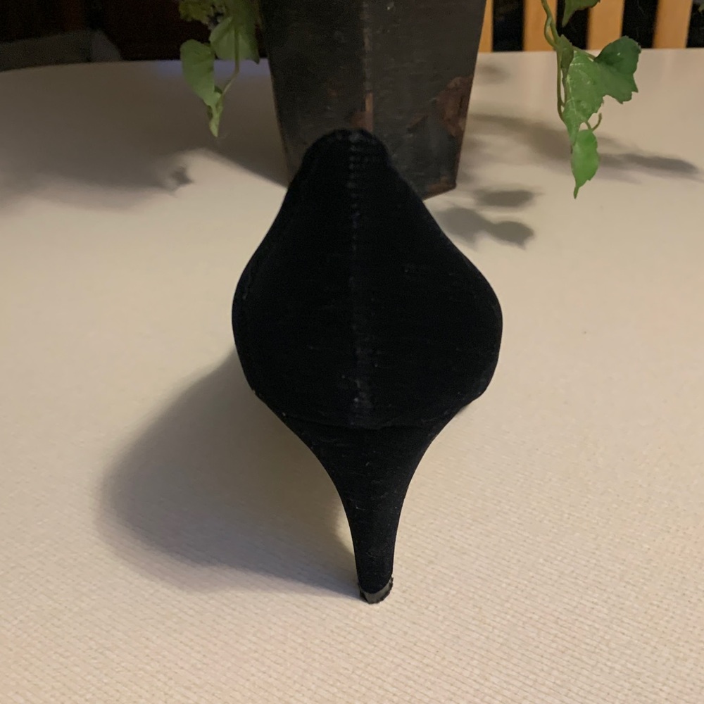 Nina Black Heels with Gold Interior - Picture 4 of 8